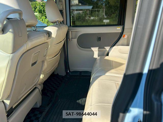 Daihatsu TANTO 2018-08 7981261-17