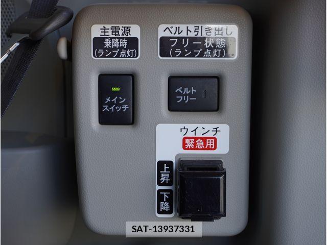 Daihatsu TANTO 2018-09 7981258-15