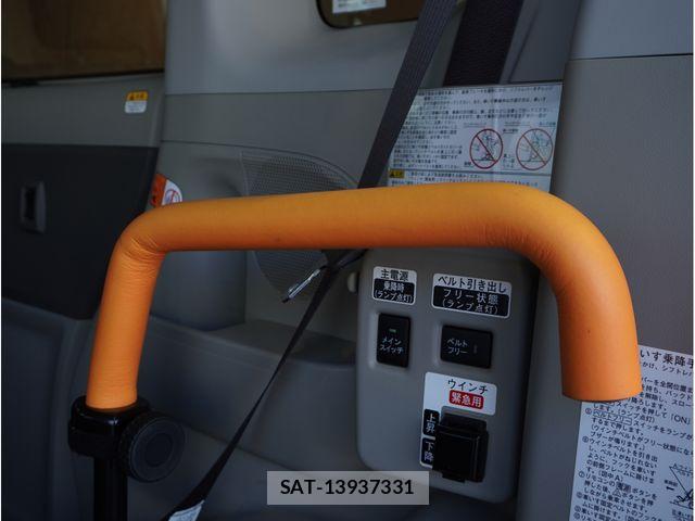 Daihatsu TANTO 2018-09 7981258-16