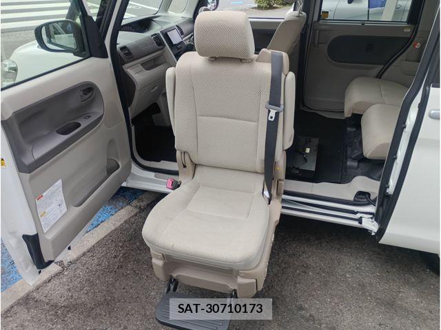 Daihatsu TANTO 2019-02 7981263-15