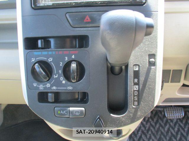 Daihatsu TANTO 2015-10 7981268-26