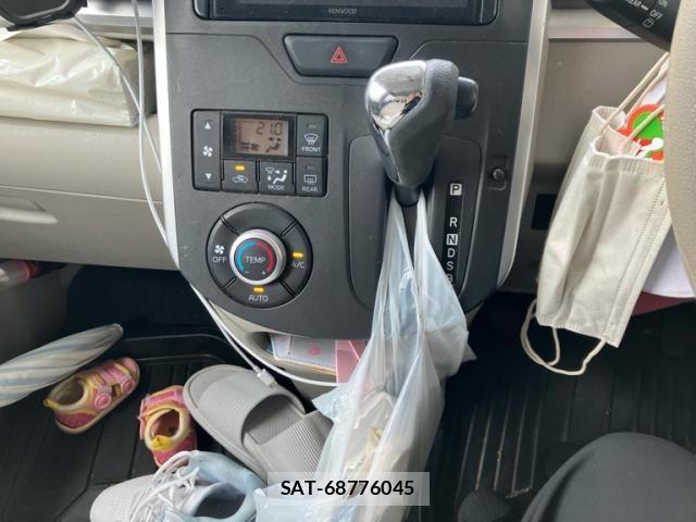 Daihatsu TANTO 2013-12 8038660-18