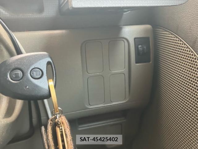 Daihatsu TANTO 2010-03 8038671-18