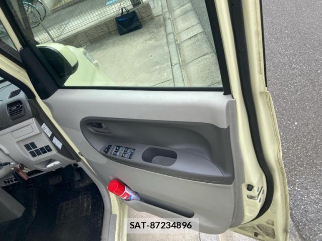 Daihatsu TANTO 2013-11 8038670-13