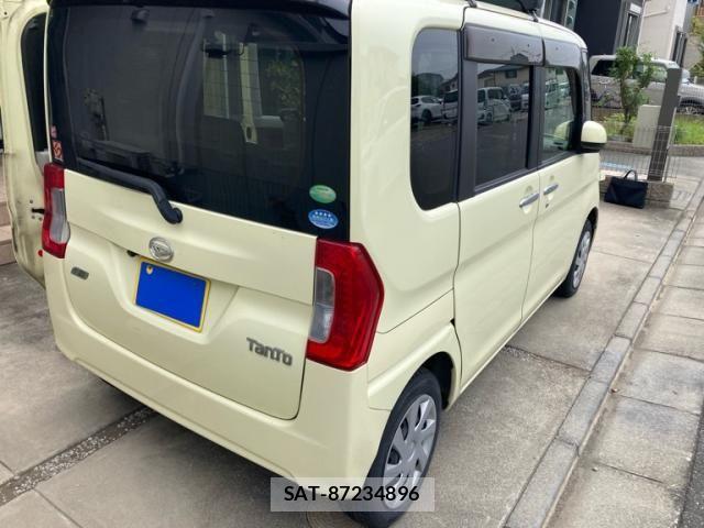 Daihatsu TANTO 2013-11 8038670-4