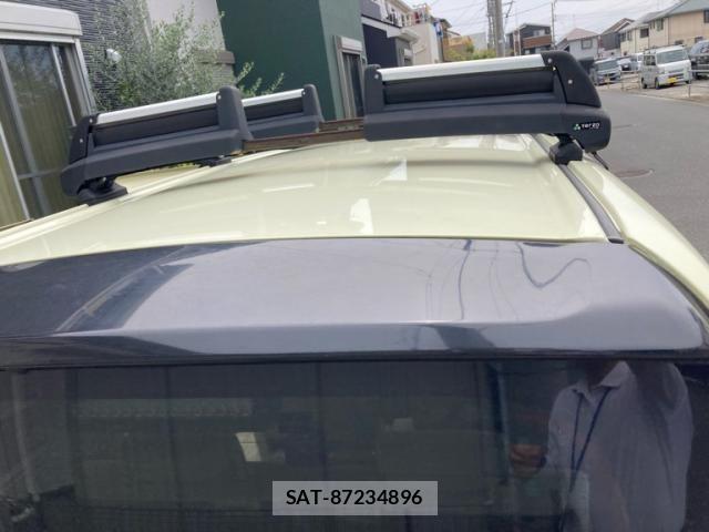 Daihatsu TANTO 2013-11 8038670-6