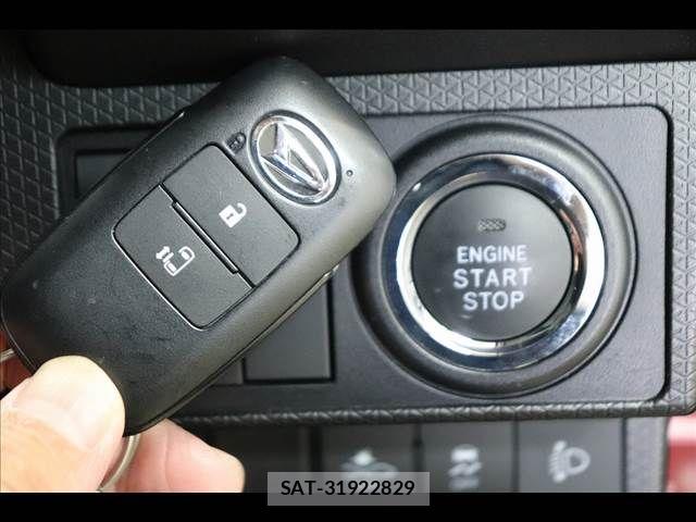 Daihatsu TANTO 2021-02 8038645-6