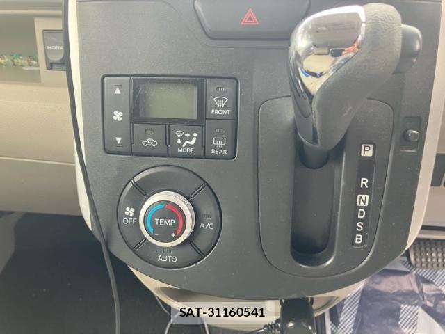 Daihatsu TANTO 2013-11 8038663-19