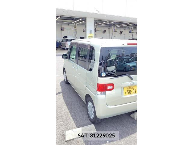 Daihatsu TANTO 2009-11 8038678-3