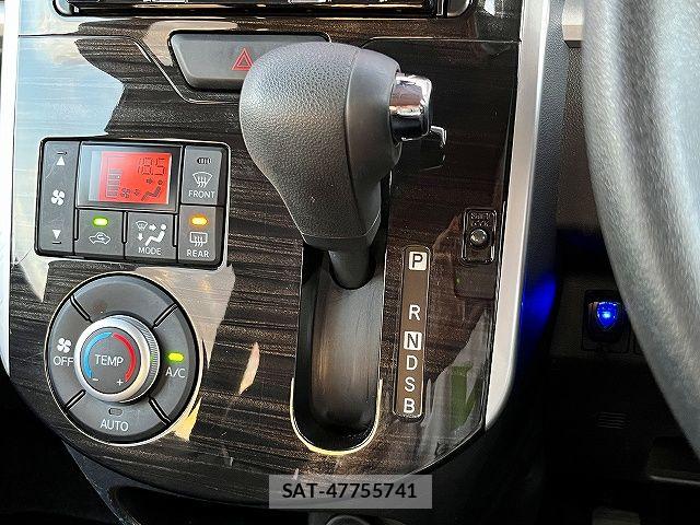 Daihatsu TANTO 2019-06 8038646-19
