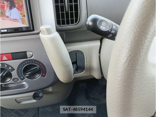 Daihatsu TANTO 2012-02 8075856-13