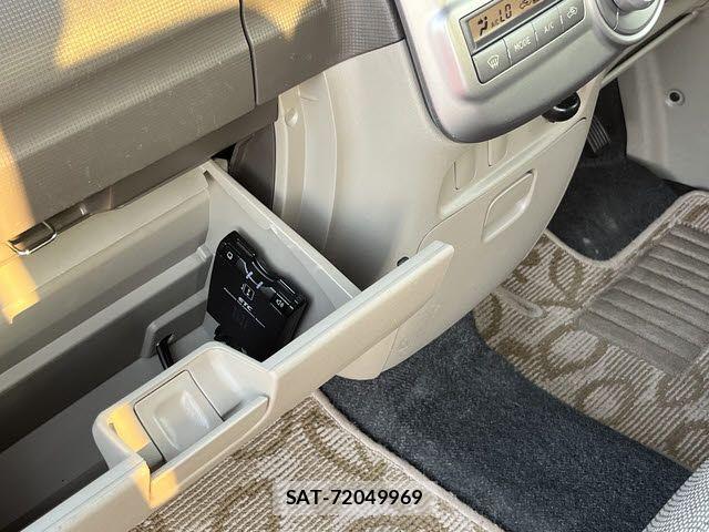 Daihatsu TANTO 2011-08 8075852-15