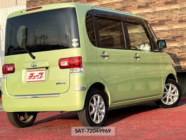 Daihatsu TANTO 2011-08 8075852-2