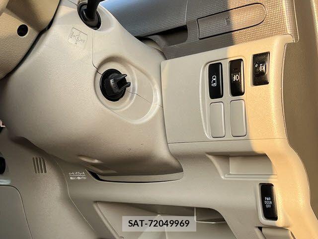 Daihatsu TANTO 2011-08 8075852-5
