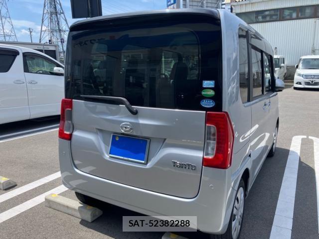 Daihatsu TANTO 2018-01 8075859-2