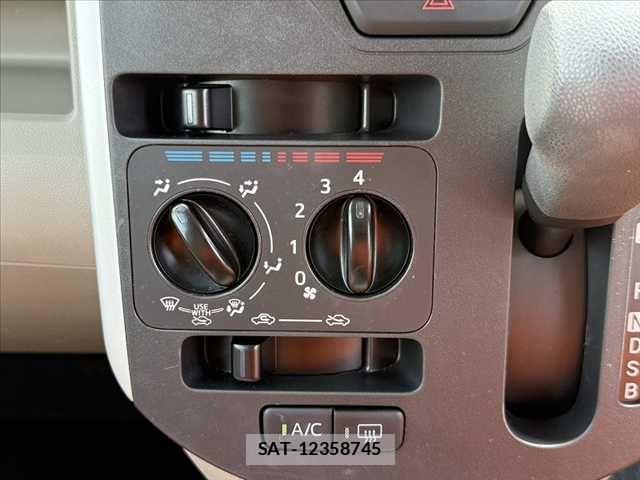 Daihatsu TANTO 2016-09 8075854-22