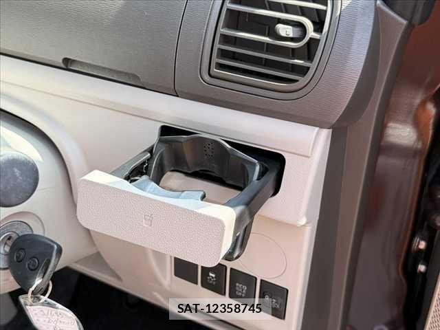 Daihatsu TANTO 2016-09 8075854-24