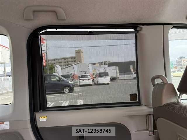 Daihatsu TANTO 2016-09 8075854-29