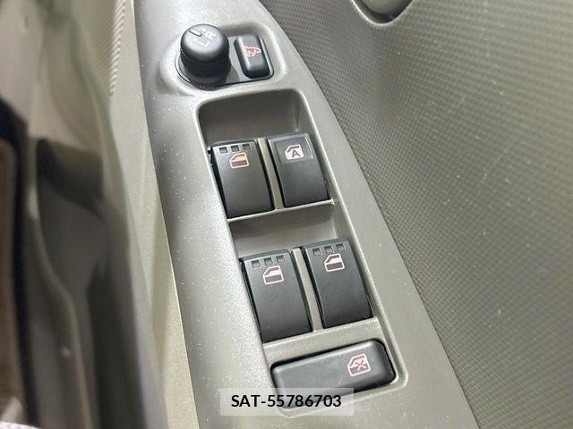 Daihatsu TANTO 2013-09 8102219-5