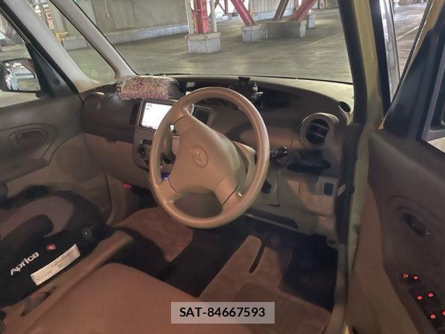 Daihatsu TANTO 2011-12 8102221-1