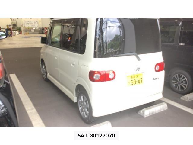 Daihatsu TANTO 2005-06 8102231-2