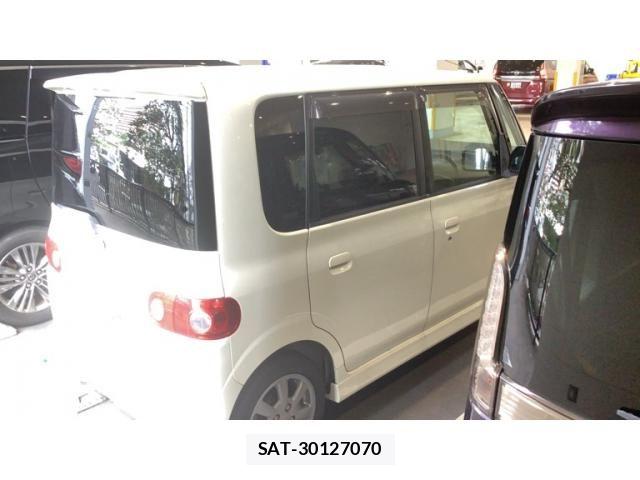 Daihatsu TANTO 2005-06 8102231-3