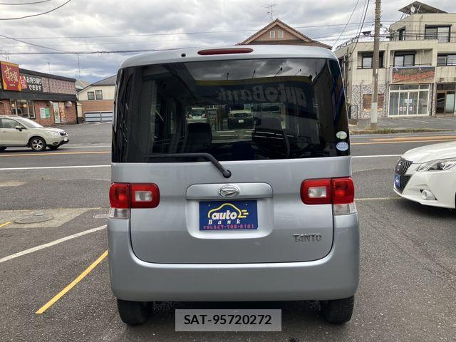 Daihatsu TANTO 2011-03 8102225-9