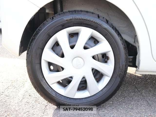 Daihatsu TANTO 2016-10 8132616-17