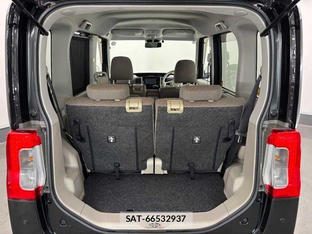 Daihatsu TANTO 2018-01 8132617-22