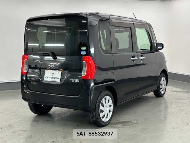 Daihatsu TANTO 2018-01 8132617-28