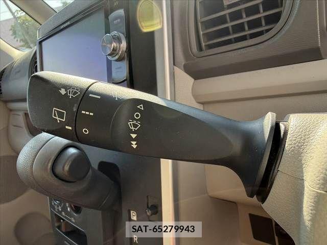 Daihatsu TANTO 2017-10 8210588-23