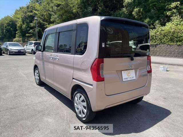 Daihatsu TANTO 2015-11 8210582-18