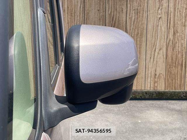 Daihatsu TANTO 2015-11 8210582-23