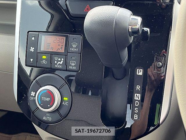 Daihatsu TANTO 2017-03 8210577-19