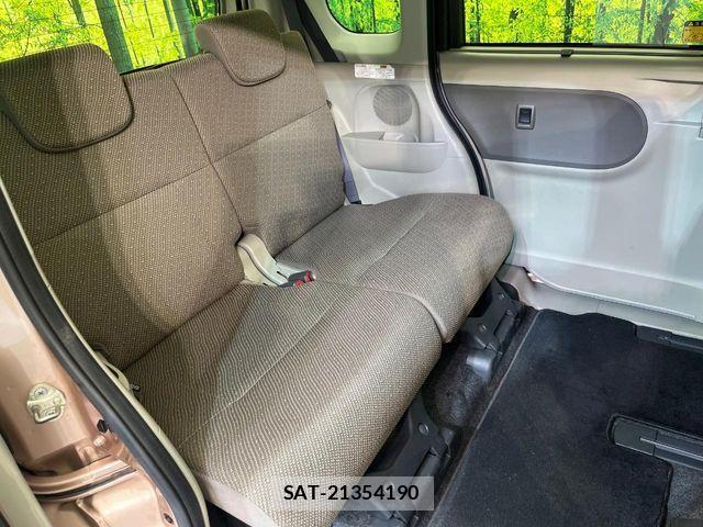 Daihatsu TANTO 2018-02 8210584-9