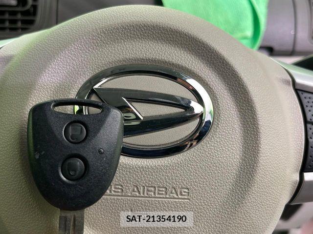 Daihatsu TANTO 2018-02 8210584-6