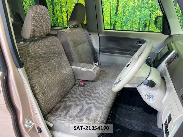 Daihatsu TANTO 2018-02 8210584-8