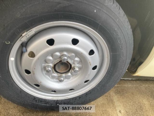 Daihatsu TANTO 2011-02 8232062-5