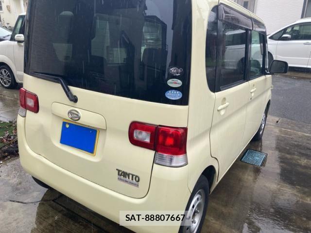 Daihatsu TANTO 2011-02 8232062-7