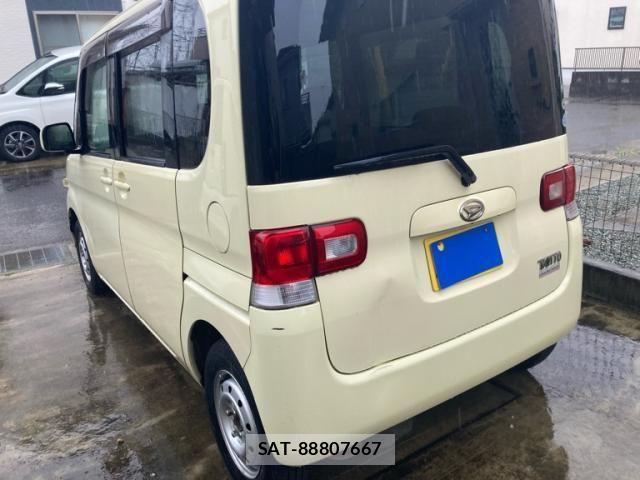 Daihatsu TANTO 2011-02 8232062-8