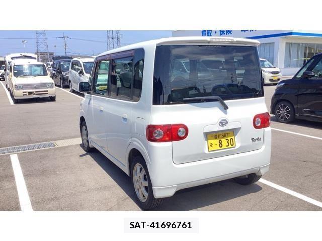 Daihatsu TANTO 2005-06 8232059-2