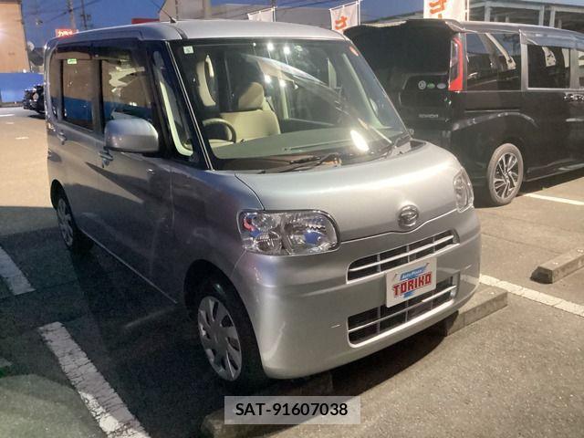 Daihatsu TANTO 2011-05 8232056-0