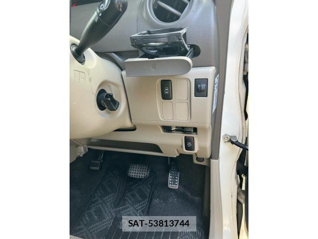 Daihatsu TANTO 2010-03 8232060-8