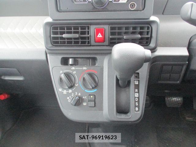 Daihatsu TANTO 2020-01 8246892-12