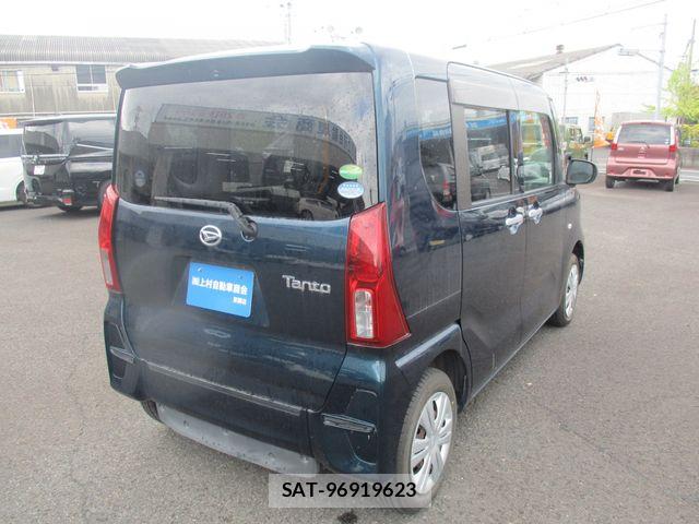 Daihatsu TANTO 2020-01 8246892-3