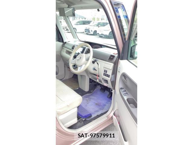 Daihatsu TANTO 2013-11 8246897-8