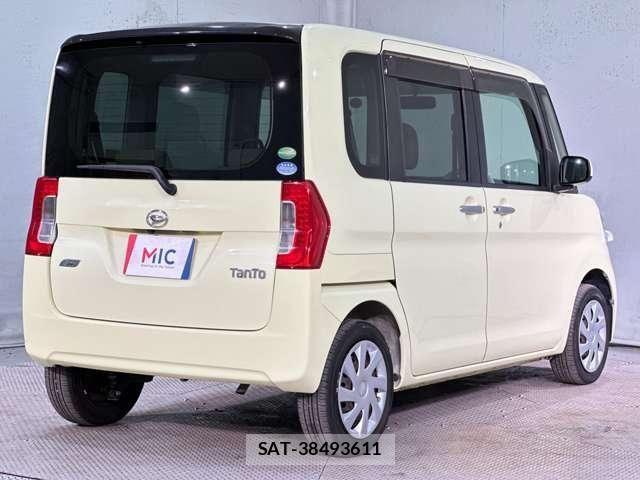 Daihatsu TANTO 2014-08 8246895-4