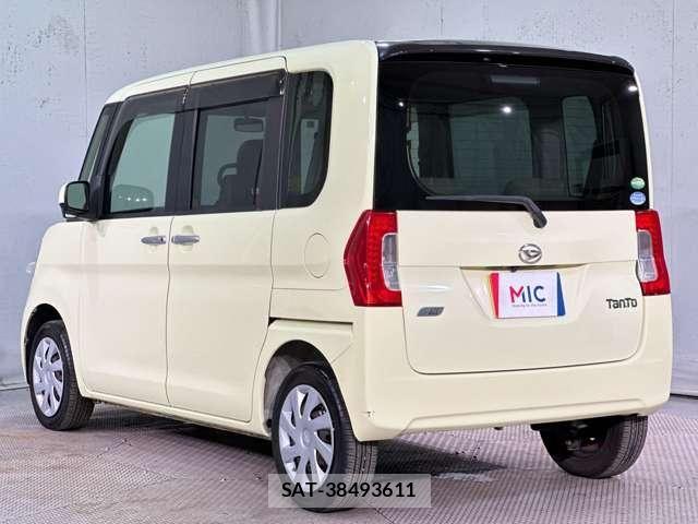 Daihatsu TANTO 2014-08 8246895-6