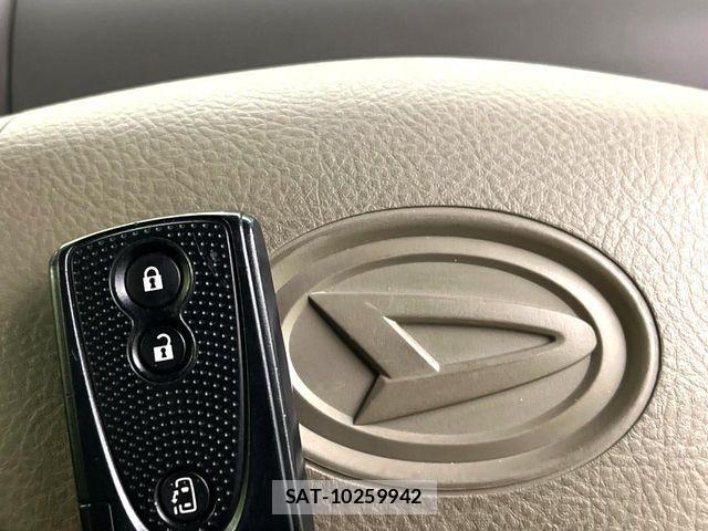 Daihatsu TANTO 2011-12 8317516-4