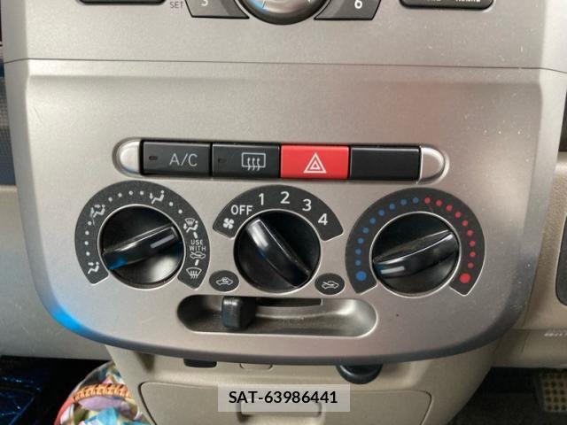 Daihatsu TANTO 2011-10 8317529-19